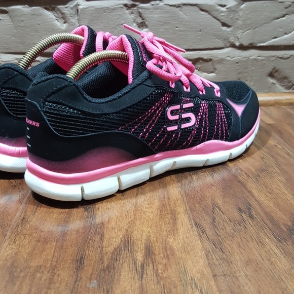 Skechers, size 9, like new condition, black/pink. - Picture 5 of 8